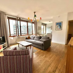 https://apartment-dessaix8.hotels-rhonealpes.com